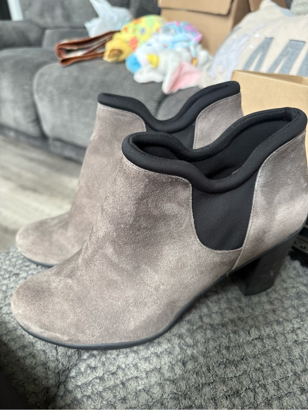 Clarks Grayish Taupe Suede Chelsea Adya Bella Heeled Ankle Booties Women Size 9